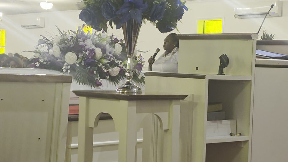 kww-NWOJ-funeral preaching p teresa